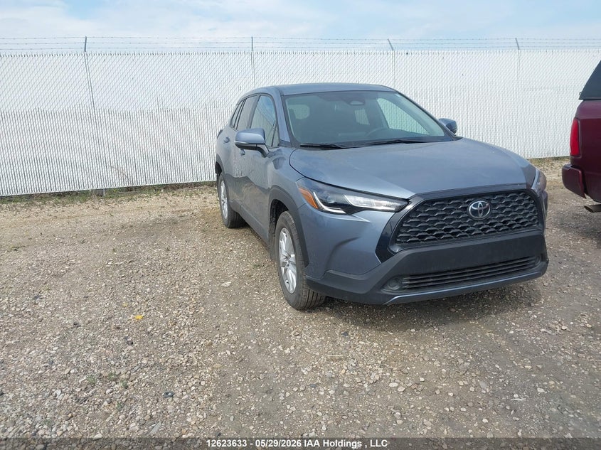 2023 TOYOTA COROLLA CROSS LE