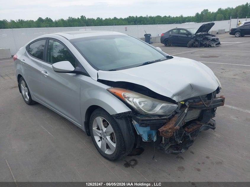 2013 HYUNDAI ELANTRA