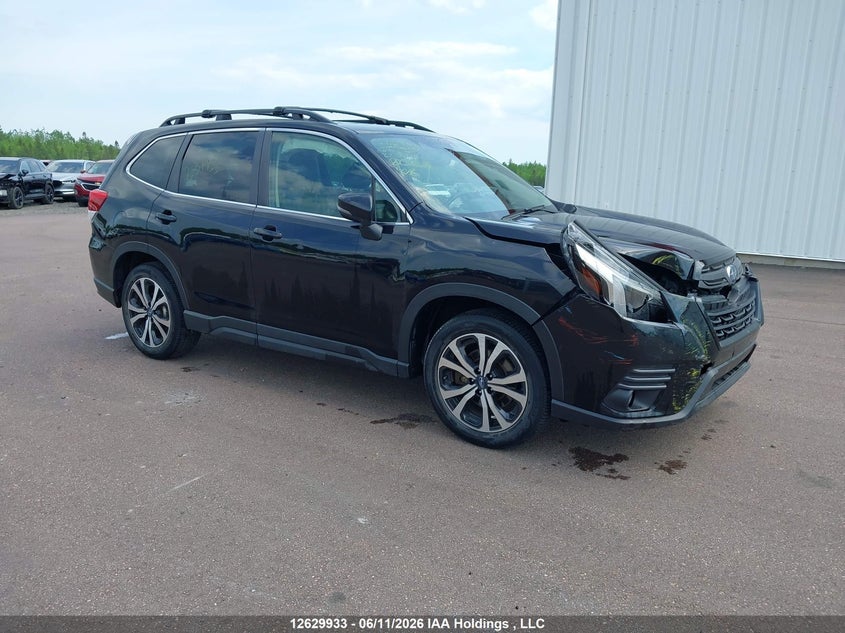 2022 SUBARU FORESTER LIMITED