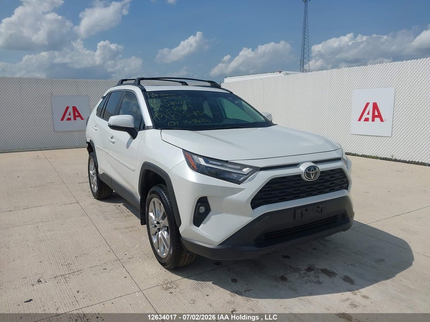 2025 TOYOTA RAV4 XLE/XLE PREMIUM