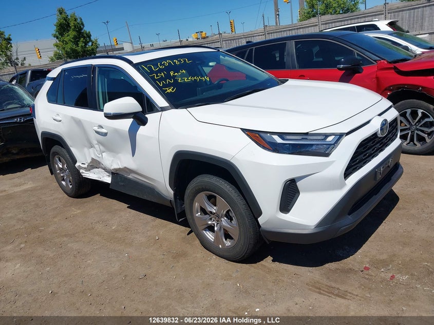 2024 TOYOTA RAV4 HYBRID XLE