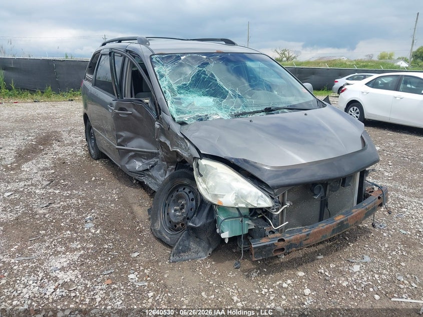 2004 TOYOTA SIENNA CE/LE