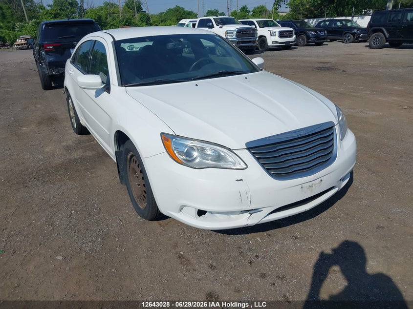 2013 CHRYSLER 200 LX