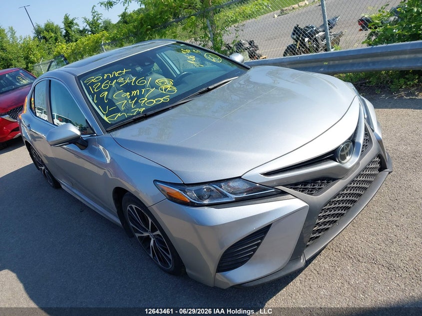 2019 TOYOTA CAMRY SE
