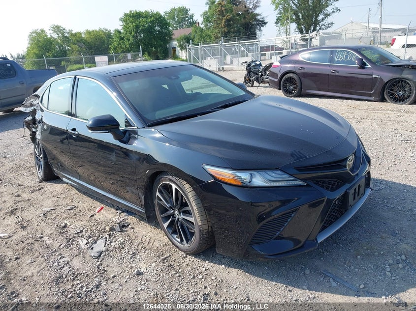 2018 TOYOTA CAMRY