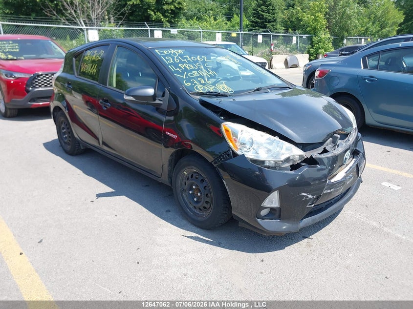 2014 TOYOTA Prius c