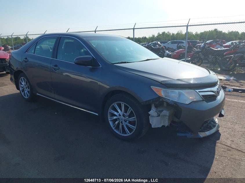 2014 TOYOTA CAMRY LE