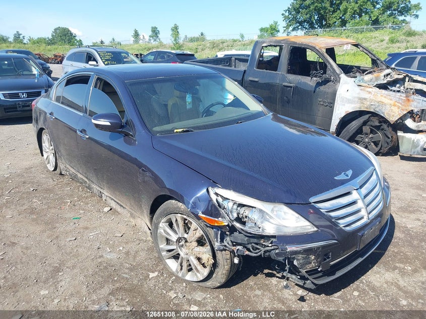 2013 HYUNDAI GENESIS