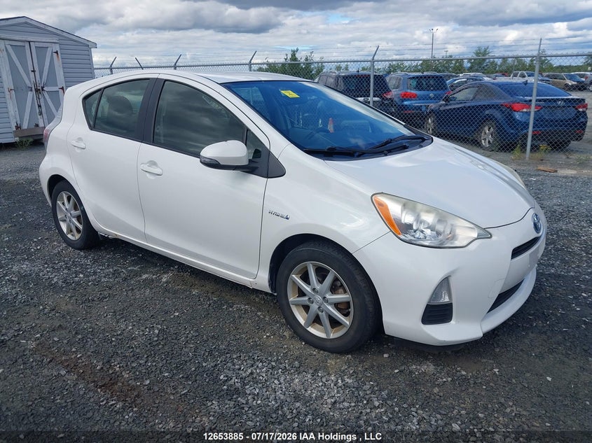 2013 TOYOTA Prius c