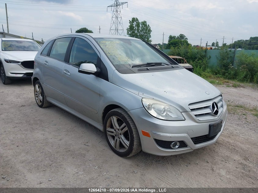 2011 MERCEDES BENZ B200