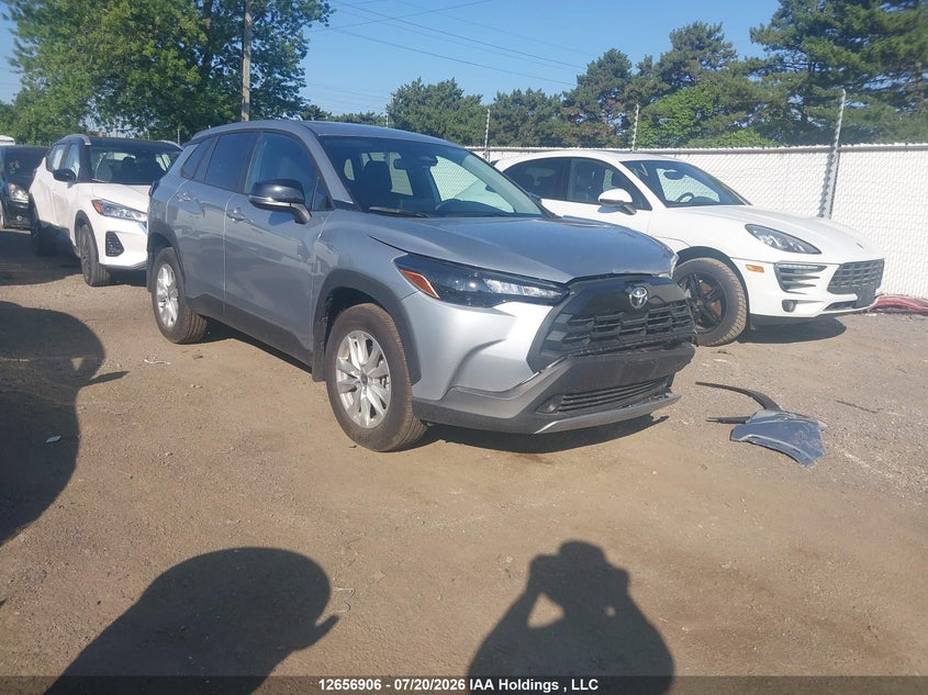 2026 TOYOTA COROLLA CROSS LE