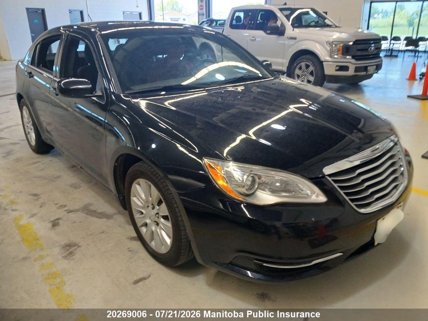 2013 CHRYSLER 200 LX