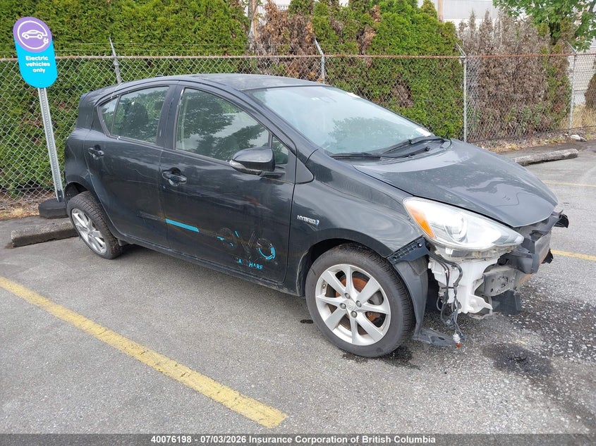2016 TOYOTA PRIUS