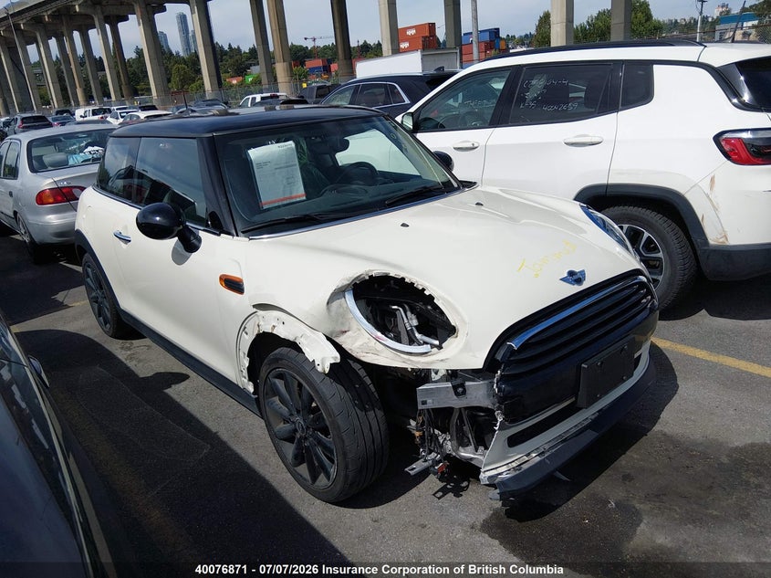 2016 MINI COOPER