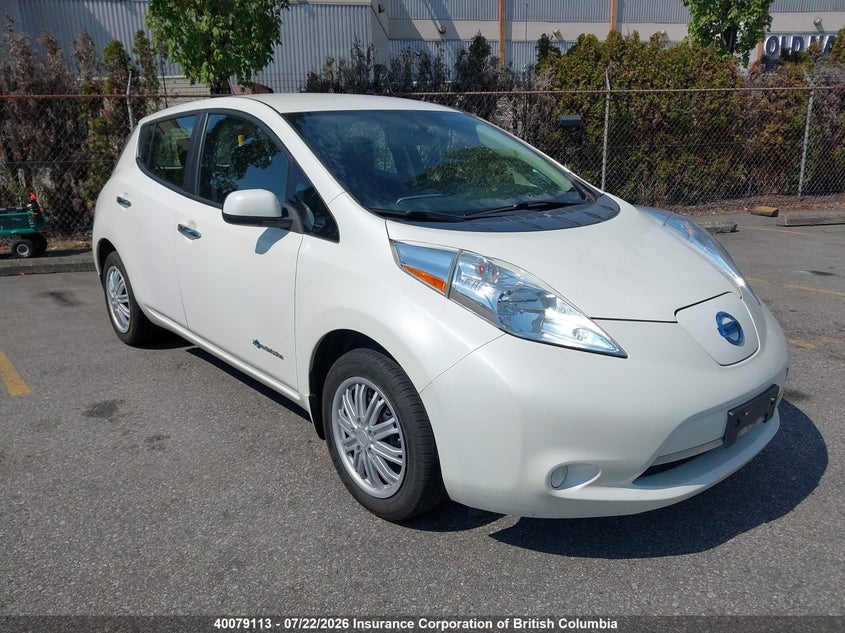 2017 NISSAN LEAF