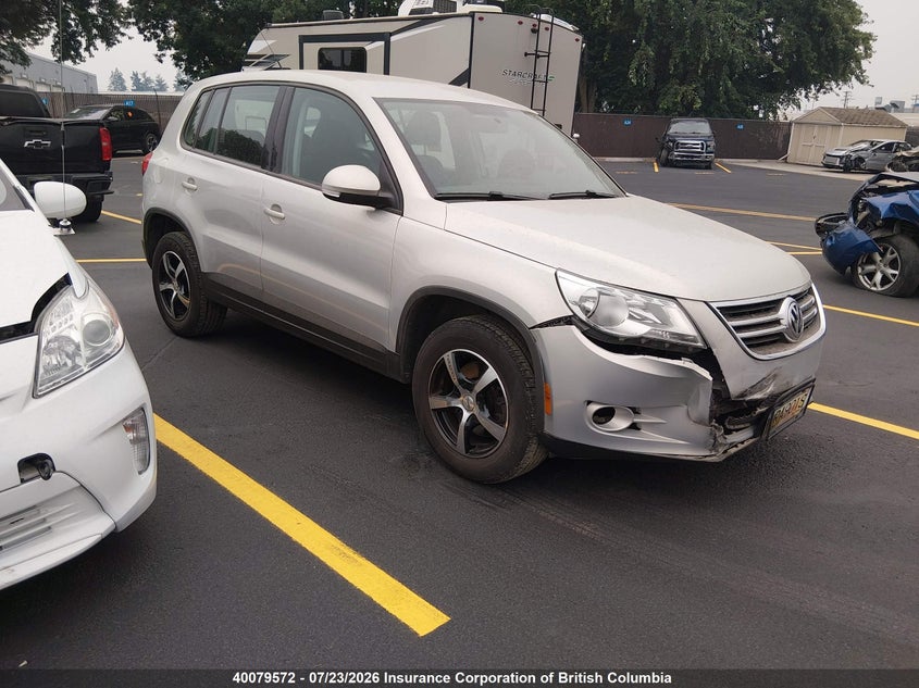 2010 VOLKSWAGEN TIGUAN SE/SEL