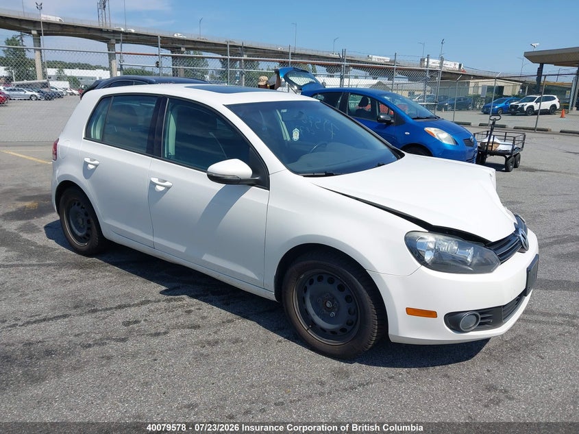 2011 VOLKSWAGEN GOLF
