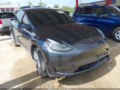 2024 TESLA MODEL Y RWD
