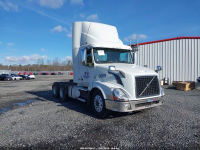 2015 VOLVO VN VNL