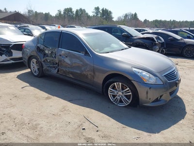 2013 INFINITI G37X  