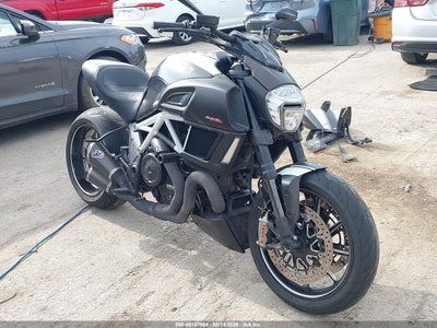2015 DUCATI DIAVEL  