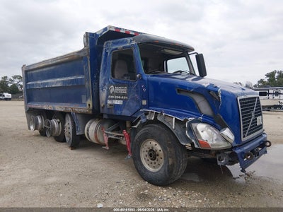 2011 VOLVO VN VNL