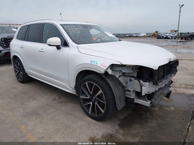 2022 VOLVO XC90 T6 MOMENTUM 7 PASSENGER
