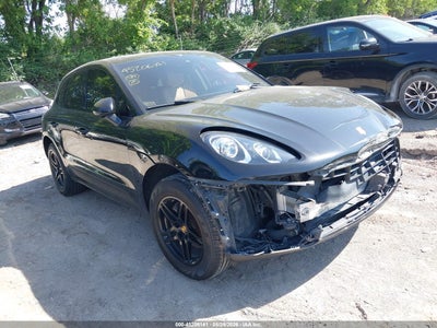2018 PORSCHE MACAN SPORT EDITION