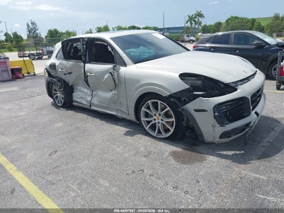 2021 PORSCHE CAYENNE S