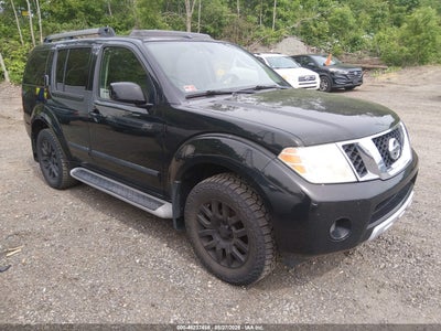 2011 NISSAN PATHFINDER LE