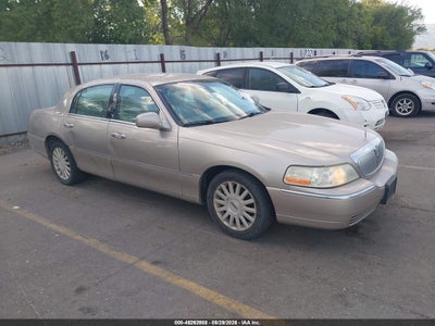 2003 LINCOLN TOWN CAR SIGNATURE