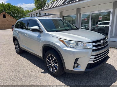 2019 TOYOTA HIGHLANDER XLE