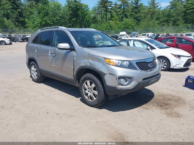 2013 KIA SORENTO LX