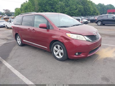 2011 TOYOTA SIENNA LE V6