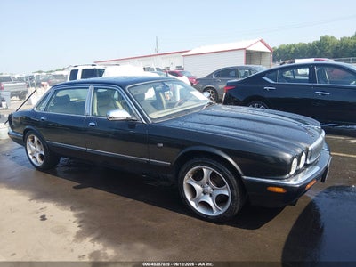 2002 JAGUAR XJ8 VANDEN PLAS