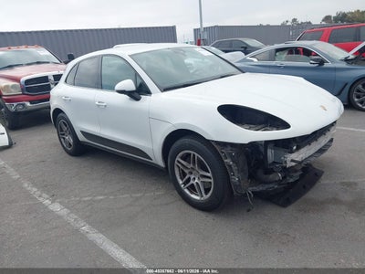 2018 PORSCHE MACAN SPORT EDITION