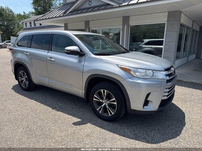 2018 TOYOTA HIGHLANDER LE