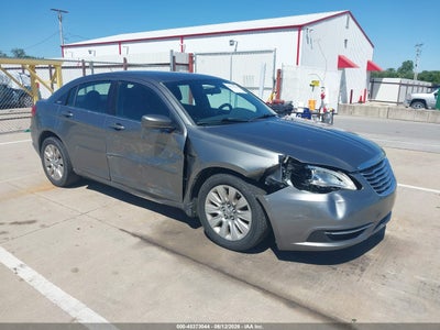 2012 CHRYSLER 200 LX