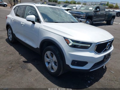 2022 VOLVO XC40 T5 MOMENTUM