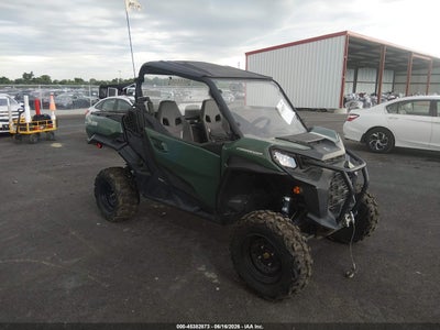 2022 CAN-AM COMMANDER DPS 700