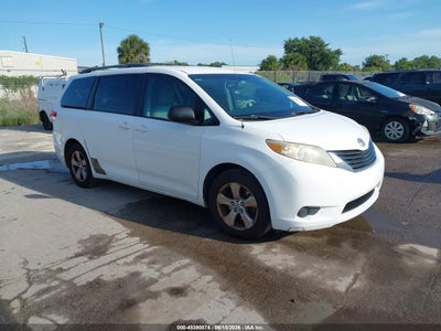 2011 TOYOTA SIENNA LE V6