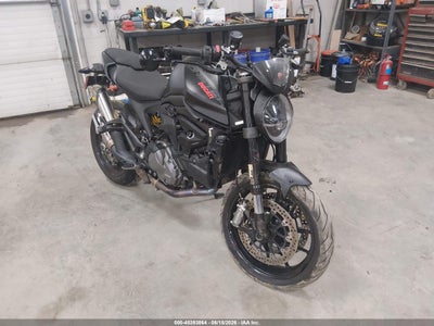 2023 DUCATI MONSTER