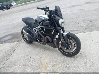 2015 DUCATI DIAVEL  