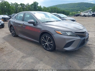 2018 TOYOTA CAMRY SE