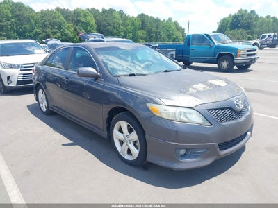2011 TOYOTA CAMRY SE V6