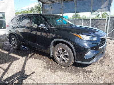 2020 TOYOTA HIGHLANDER XLE