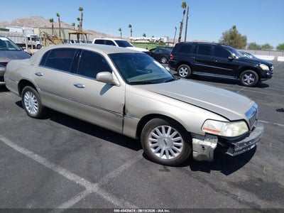 2004 LINCOLN TOWN CAR SIGNATURE