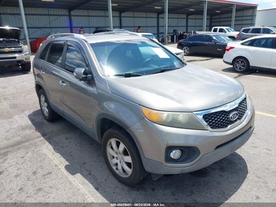 2011 KIA SORENTO LX