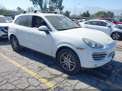 2014 PORSCHE CAYENNE PLATINUM EDITION