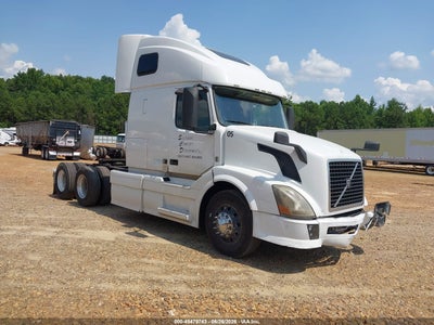2015 VOLVO VN VNL